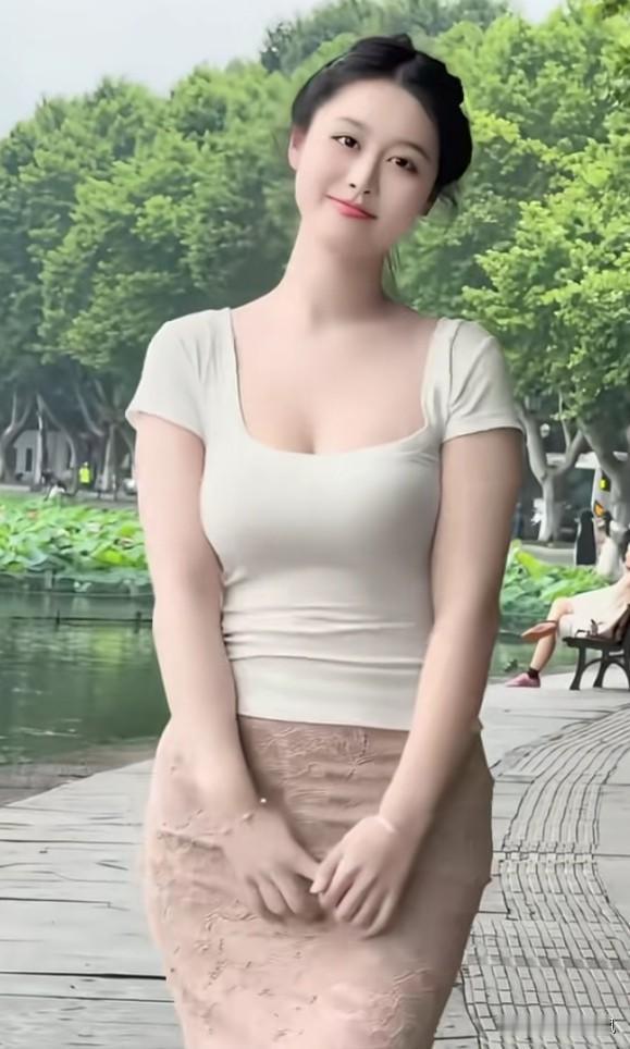 端庄大气包臀裙