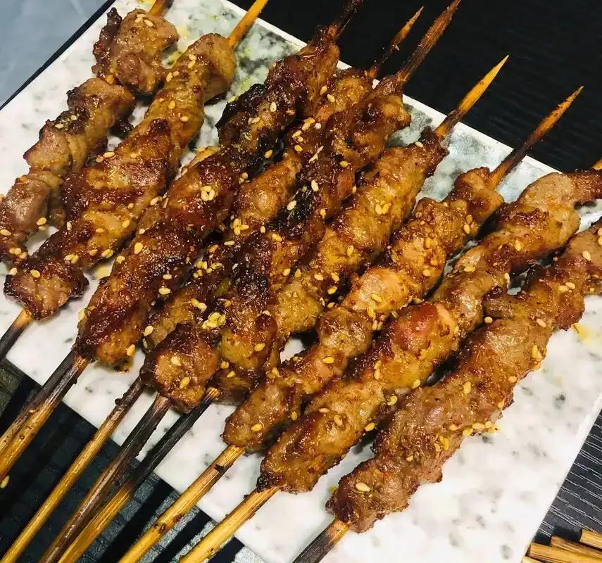 以前听养身专家烧烤油炸食品不健康，有致癌物，又说腌菜腊肉也不健康，有亚硝酸盐，要