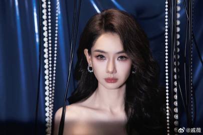 戚薇活的好通透戚薇说外表和内在同样重要 真的好认同戚薇的观点！不用在坚强和温柔里