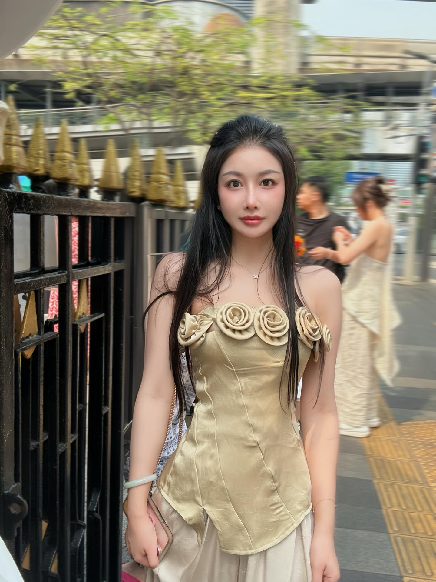 2025年暴富 少哭少病少灾 多乐多财多福