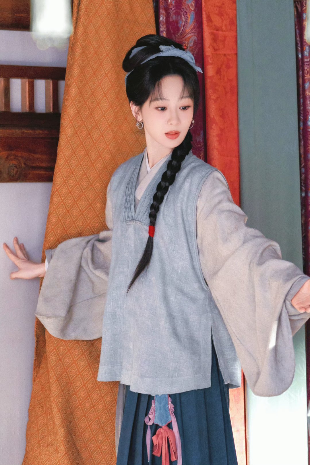 杨紫 爱你就如鲸向海，鸟投林。不可避免，退无可退。 杨紫李祯 【杨紫李祯】杨紫家