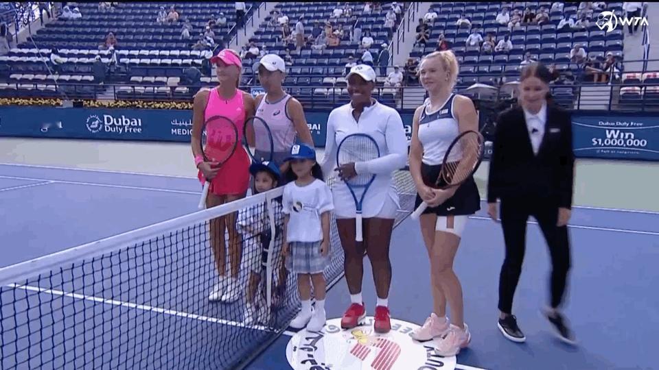 WTA1000  迪拜站女双半决赛，张帅/梅拉德诺维奇5-7/5-7不敌头号种子