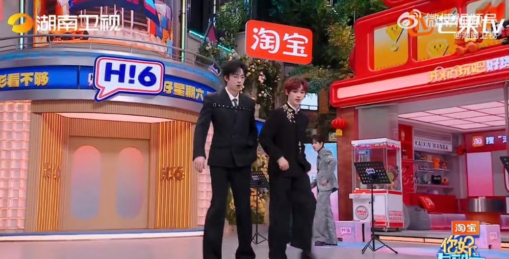 刘宇宁的大长腿就该这么用刘宇宁跳舞这段儿也太养眼了吧，大长腿就应该这么用！你好星