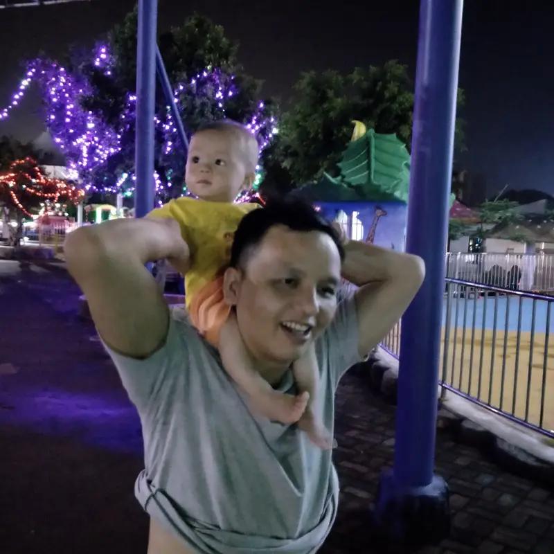 35岁单亲父亲脑出血去世留下俩儿子 35岁单亲父亲因脑出血去世，留下俩儿子，这悲