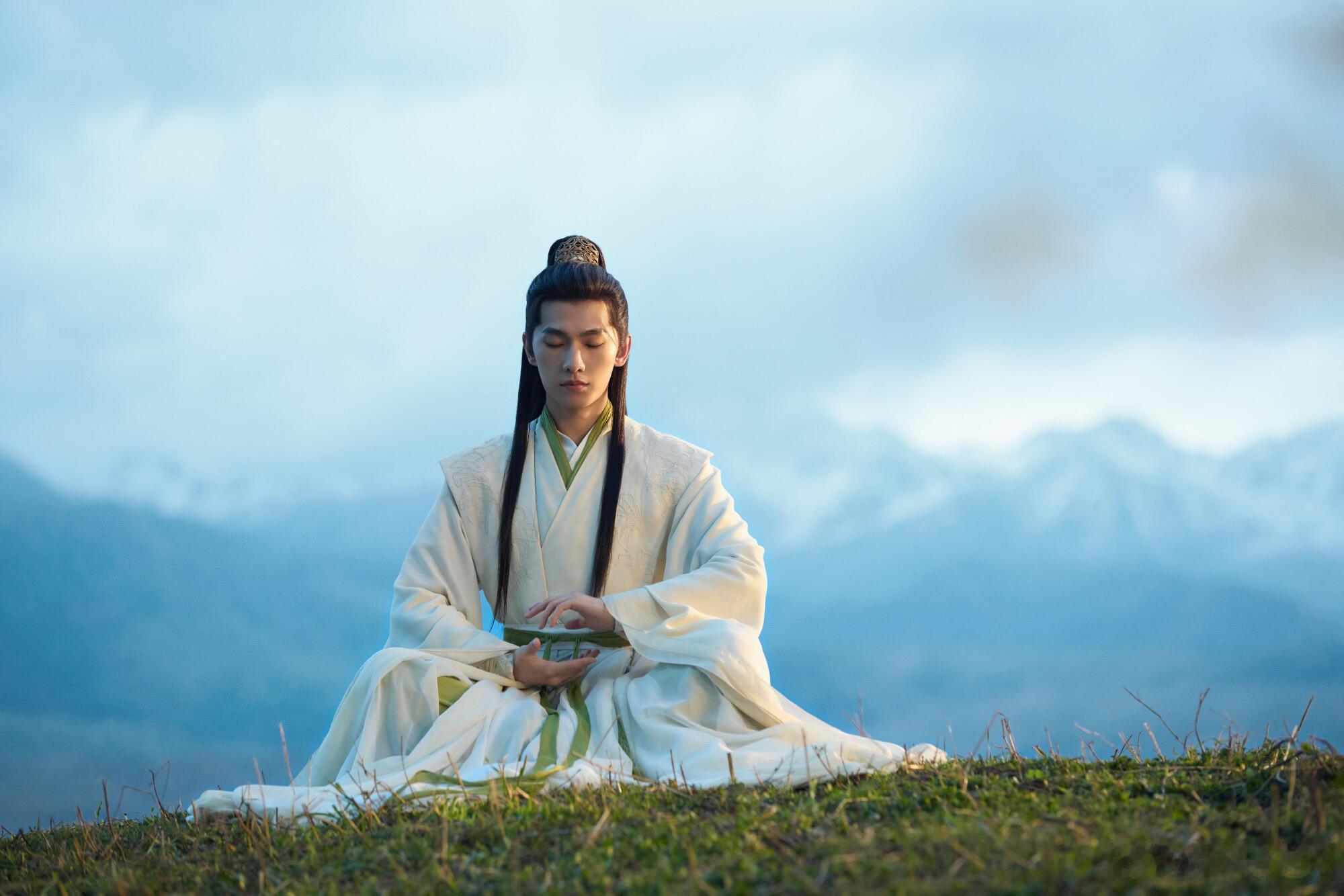 杨洋说要踏踏实实演好角色从采访里读懂他对表演的热爱，沉心深耕不浮躁，用一个个优质