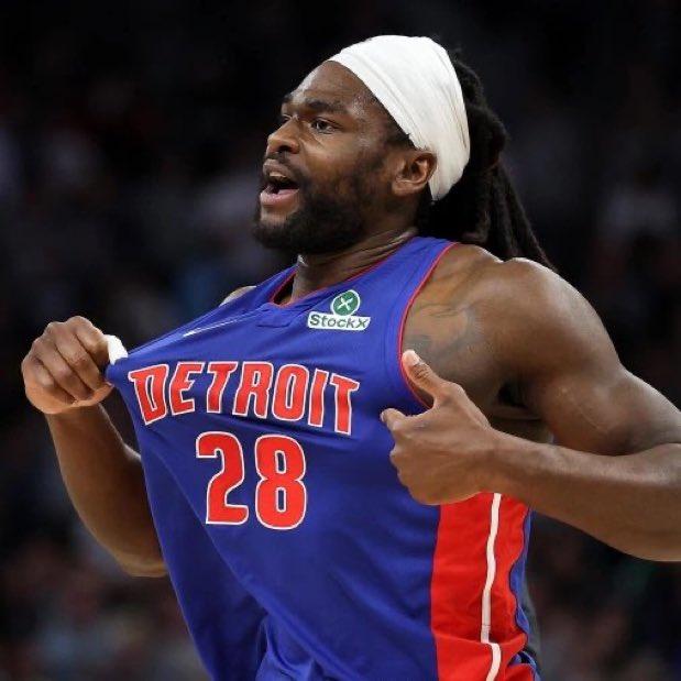 邓罗：联盟99.9%的人都不想打架，斯图尔特是真的会动手！
斯图尔特被称为弑君者