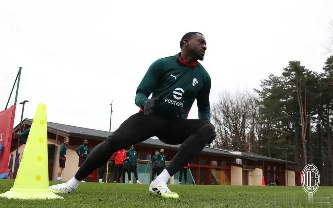 斯基拉丨若收到3000万欧报价，可能出售他……据意大利记者斯基拉报道，如果收到3