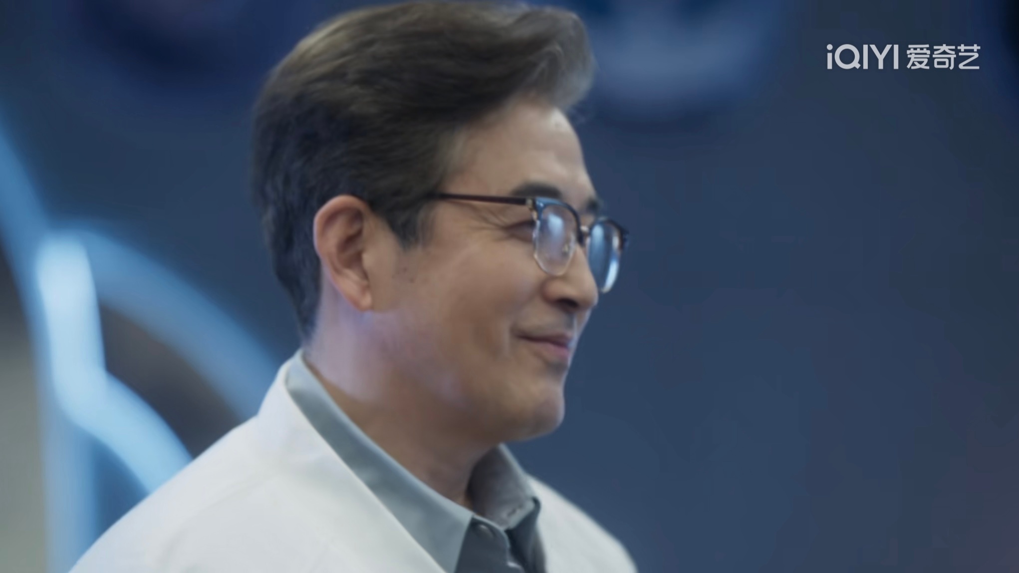 覃总的美貌随便一截就如此权威