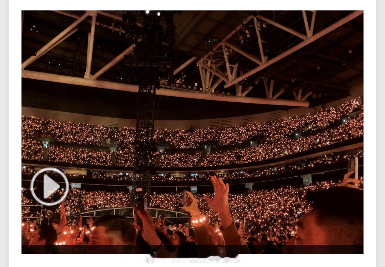 「有演唱會主辦單位料明年有更多演唱会 ..學者促串連其他活動吸客……」香港特區政