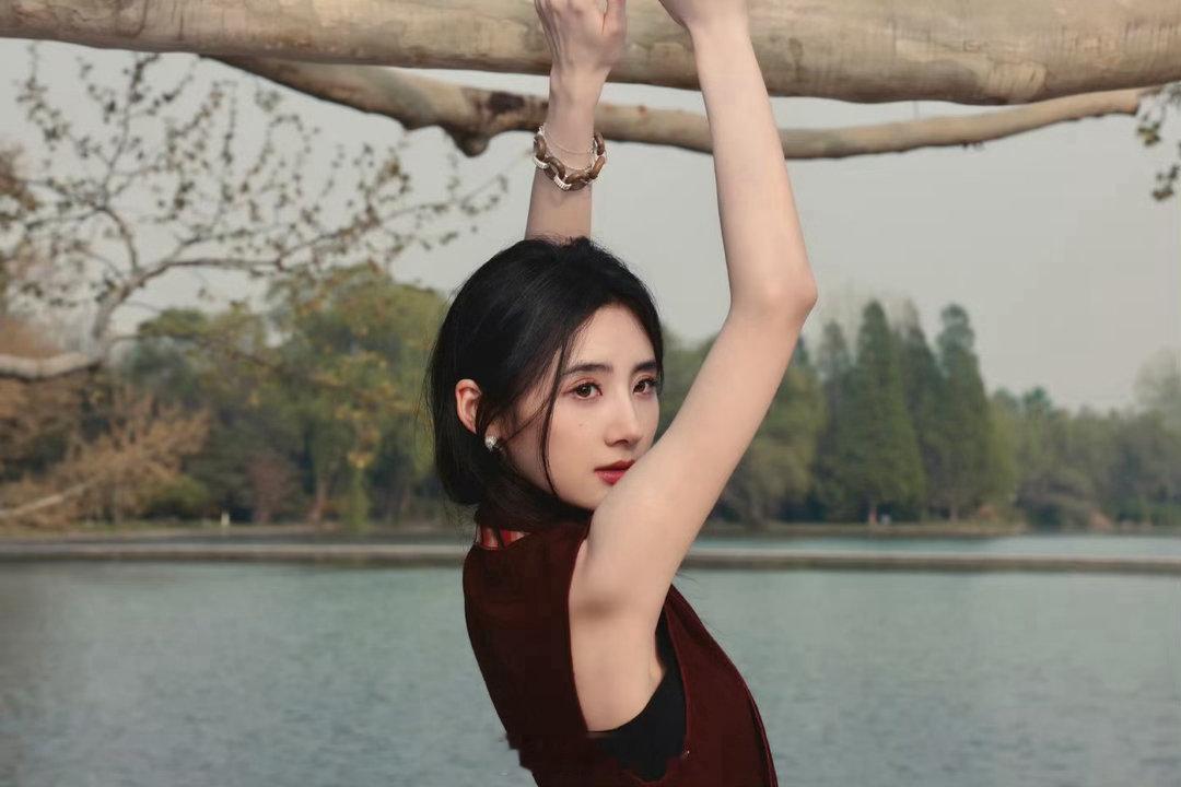 卓依娜姆