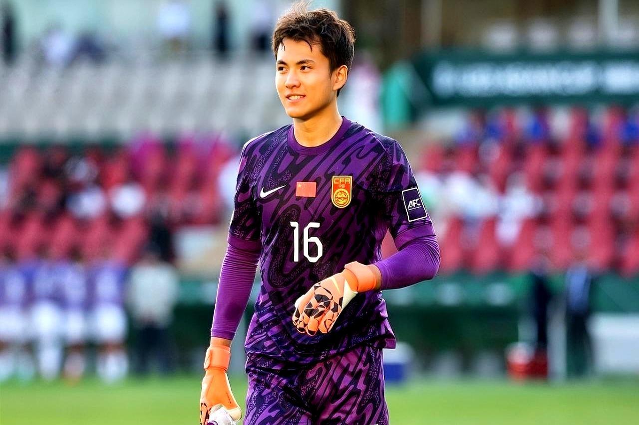 0失球杀进四强！
 
全场被压着打，射门28:3，照样零封。乌兹别克围着禁区轰了