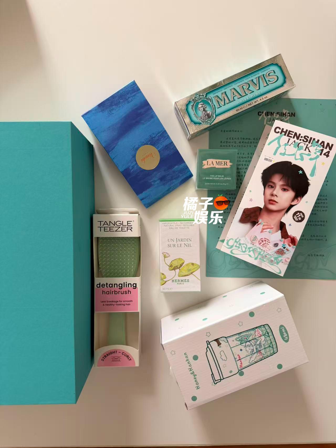 🍊的开箱日记287篇🍊收到了来自的应援礼盒啦这一年里，你在舞台上的蜕变清晰可