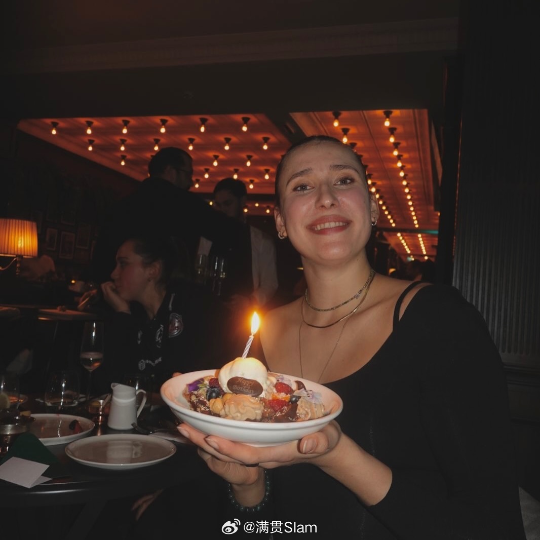 女排 安特罗波娃23生日快乐🎂社媒发帖：没有比这更好的方式来开启我的23岁了。