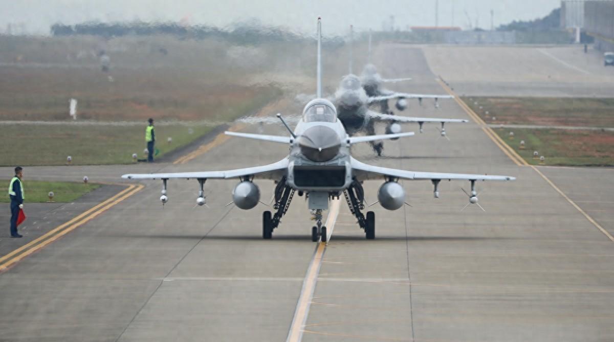 谁能想到，堂堂一个地区的负责人在家足足憋了14个月，好不容易寻摸个机会出门，结果