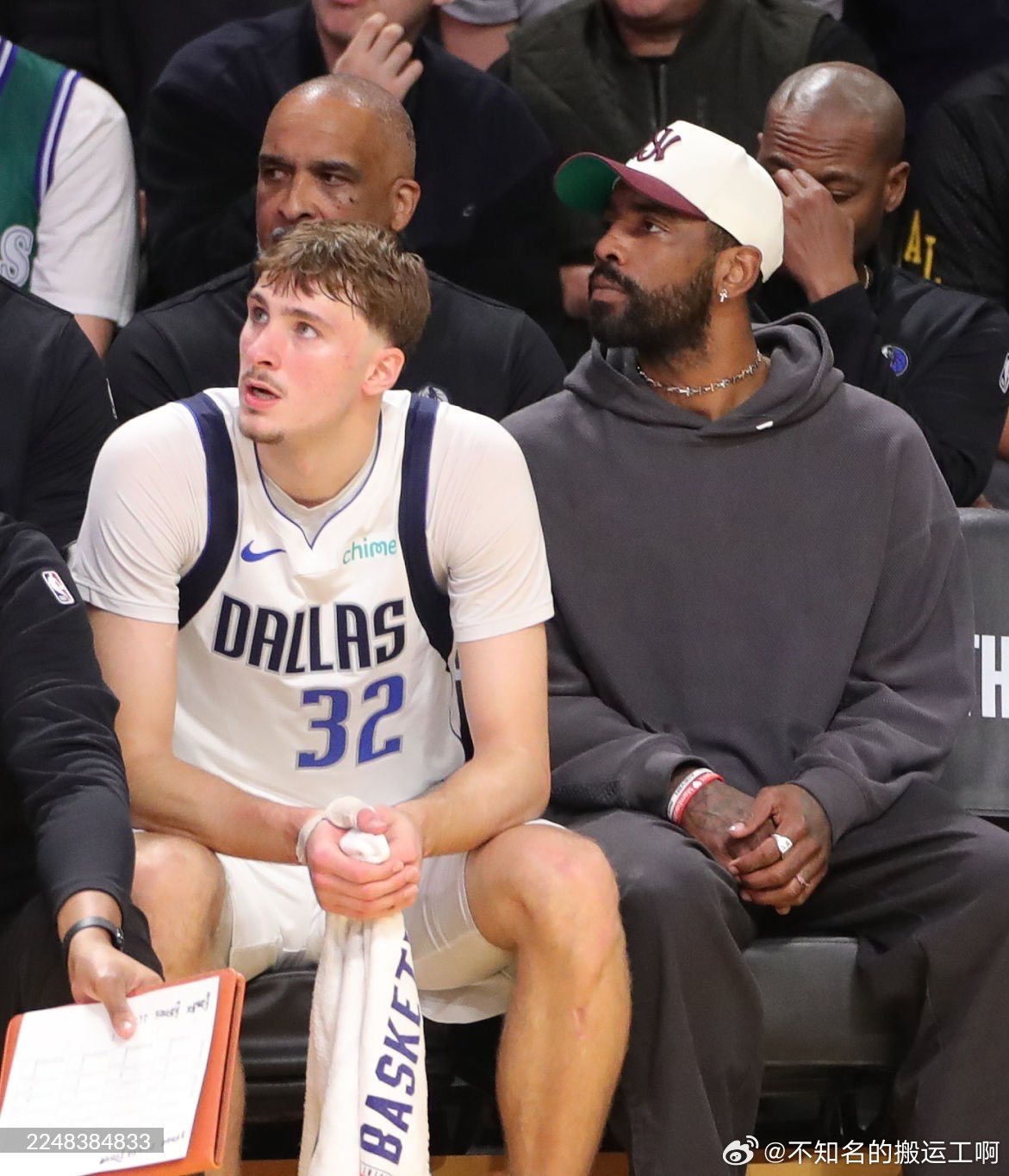 NBA  【达拉斯独行侠计划留下欧文，助力新人弗拉格成长】据DALHoopsJo