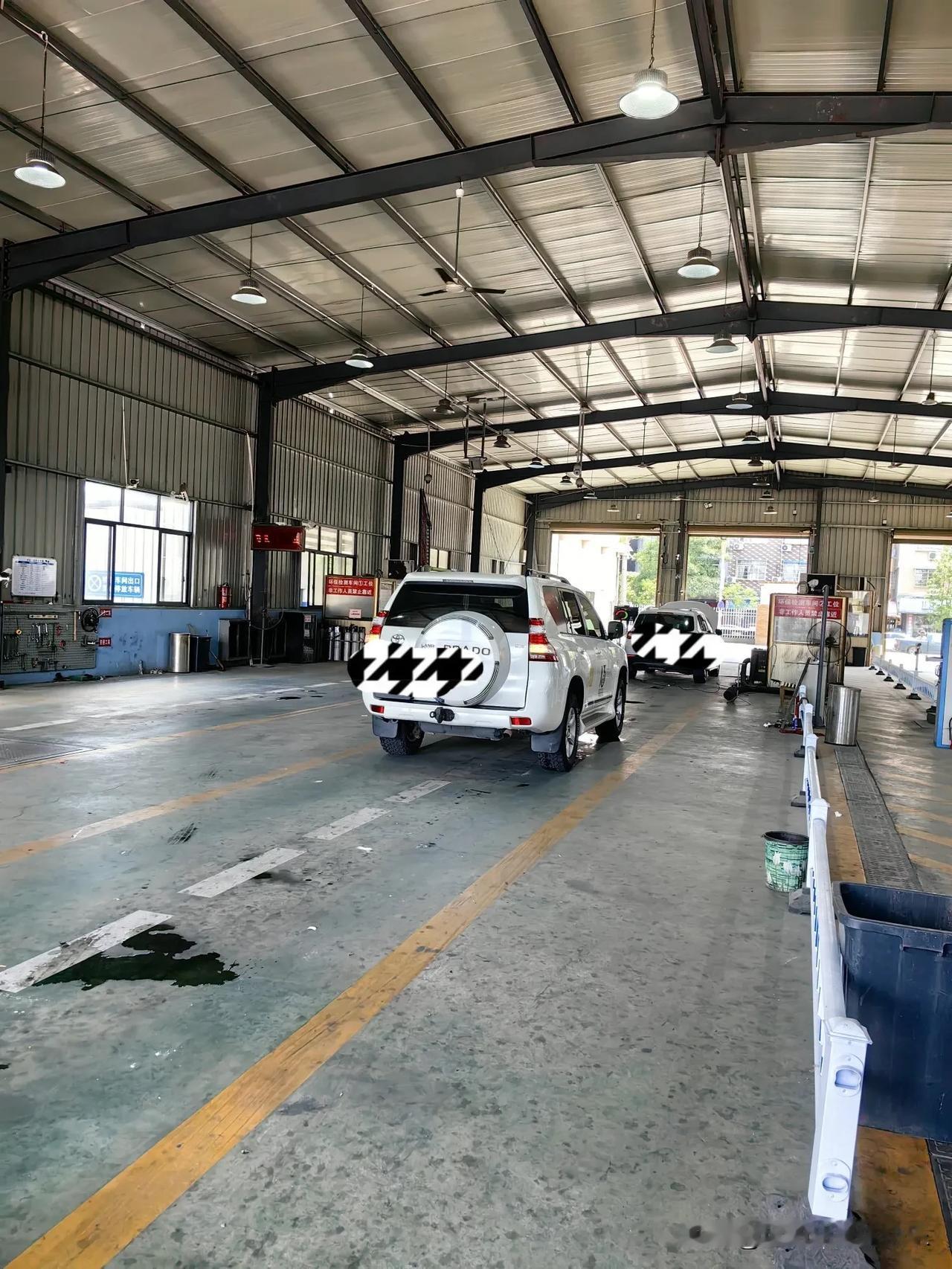 车子为什么要年检，车子自己开，自己生命安全保障肯定比赚钱的机构对车辆负责，环保这