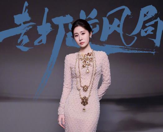 张碧晨告别歌手2026后，湖南卫视歌手又再次发文，回顾张碧晨的歌手名场面演出，这