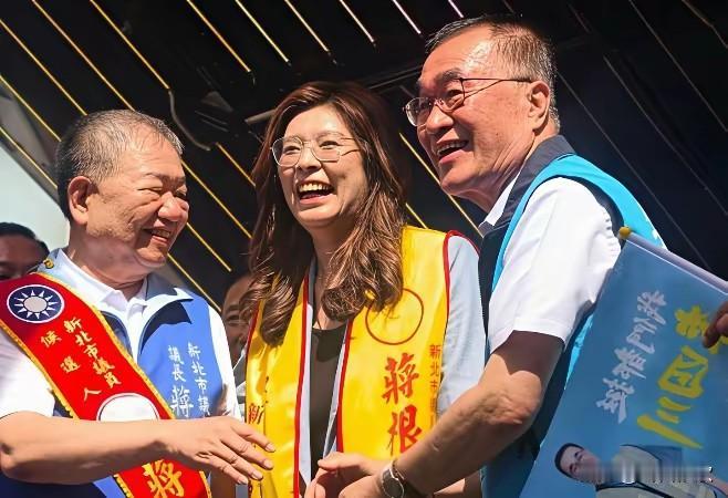 郑丽文、侯友宜、卢秀燕、李四川合体站台，三大蓝营谣言彻底粉碎！
 
今日台湾政坛