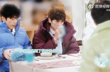 恋综三角恋高发地我感觉怦然心动20岁高发地的三角恋🆘🆘餐桌上相处就能感觉出来