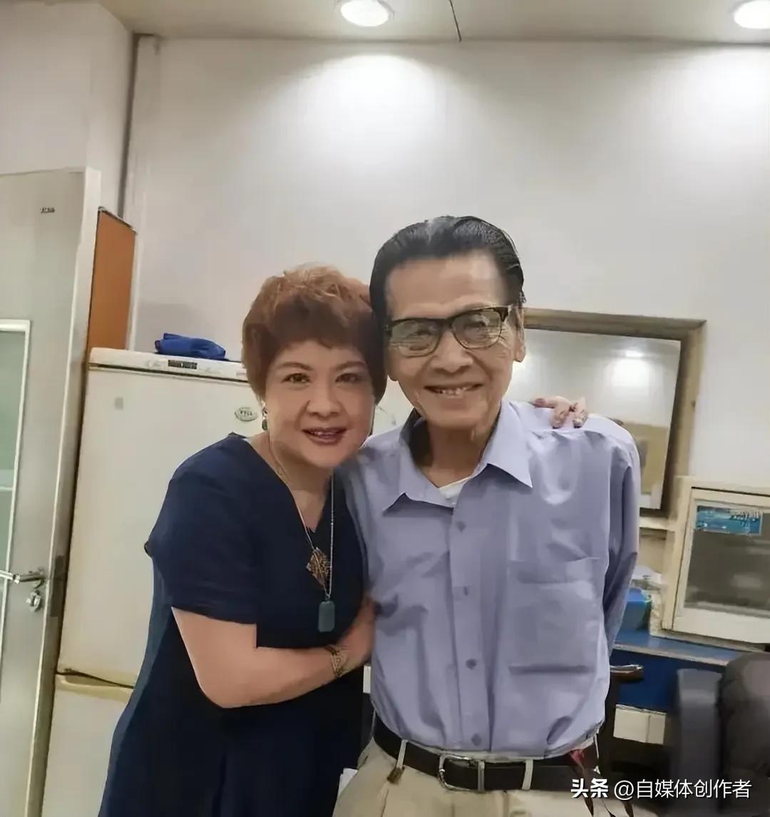 74岁施明离世，一生飒爽却憾满余生，双胞胎儿子反目成仇成终身痛
 
2026年3