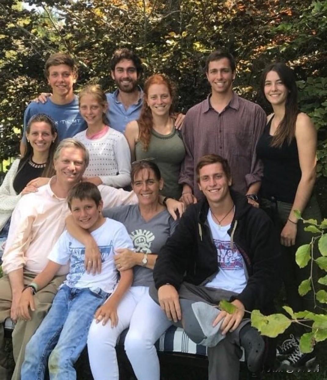 这是智利当选总统何塞·安东尼奥·卡斯特（José Antonio Kast ）和