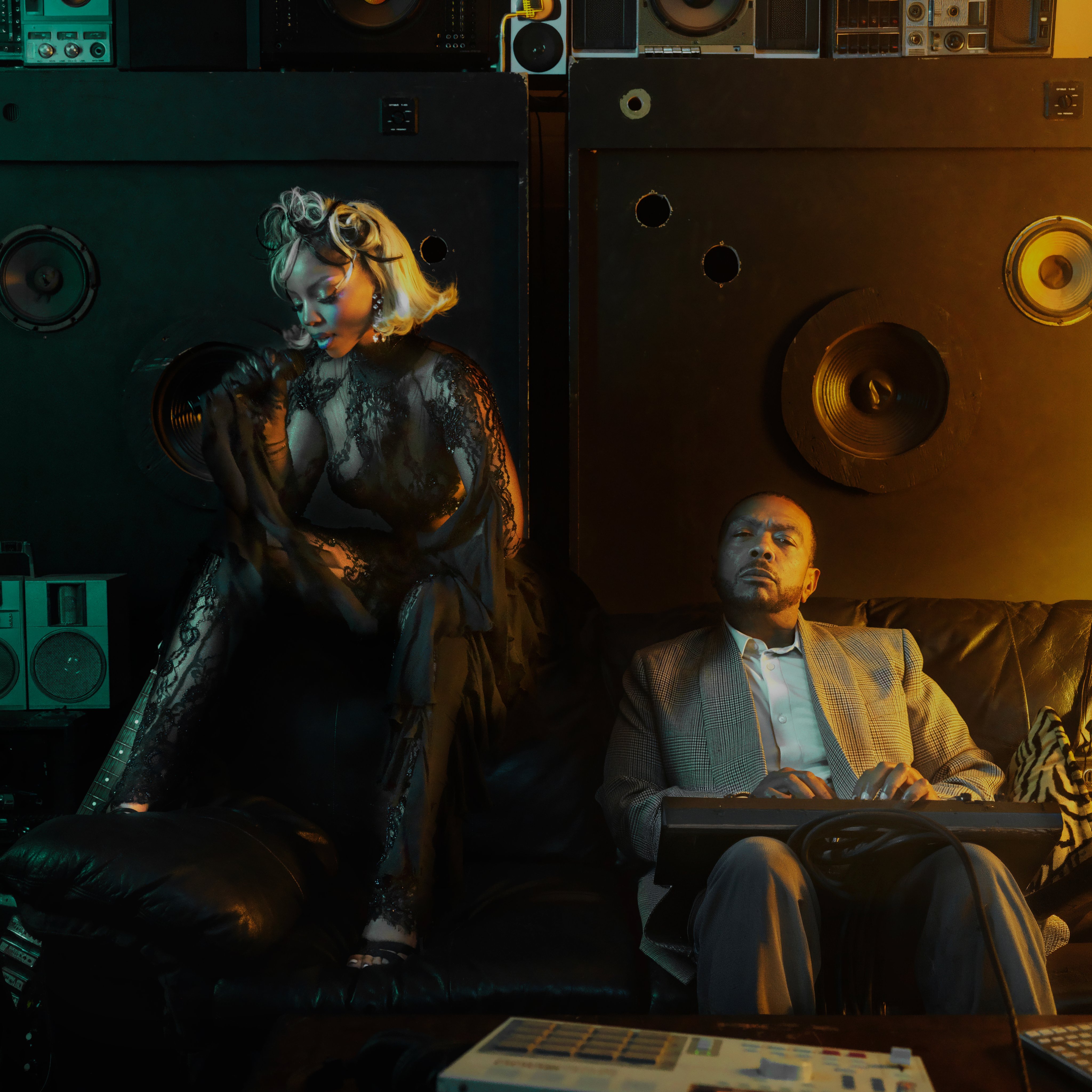 Chlöe 联手 Timbaland 合作Mixtape『RESURRECTIO