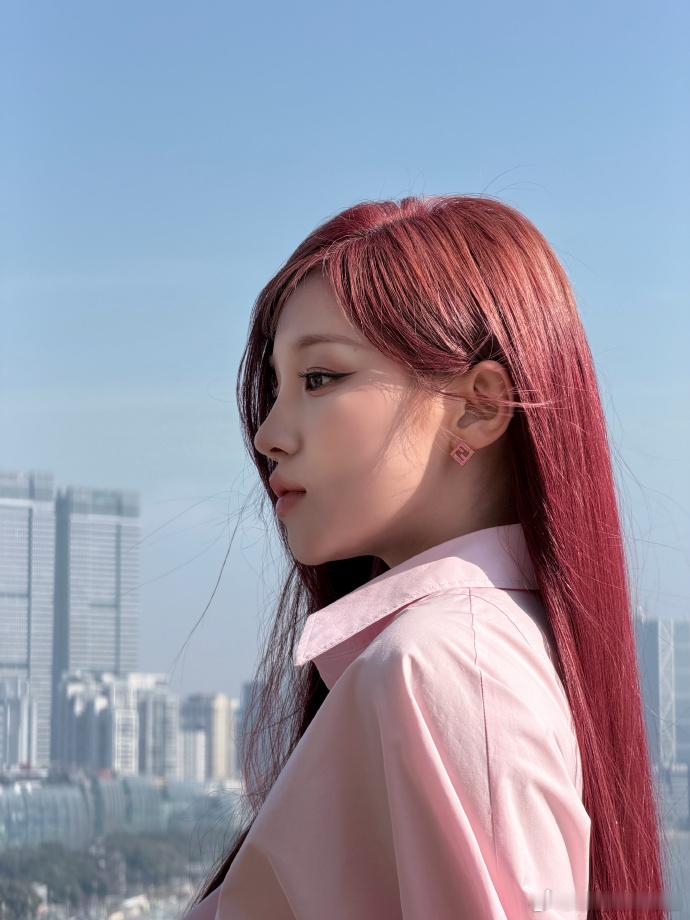 宋雨琦东方明珠下跳Zoo 宋雨琦在东方明珠跳Zoo也太有画面感了！璀璨灯火配超飒