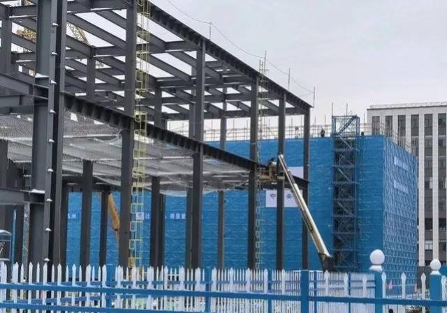 济钢防务卫星总装基地建的不错，主体已经起来了，相关设备招标工作也展开，到了明年济