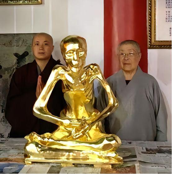 1995年，安徽85岁的尼姑仁义师太临终前告诉徒弟：“我死后不要烧，将我放入大瓮
