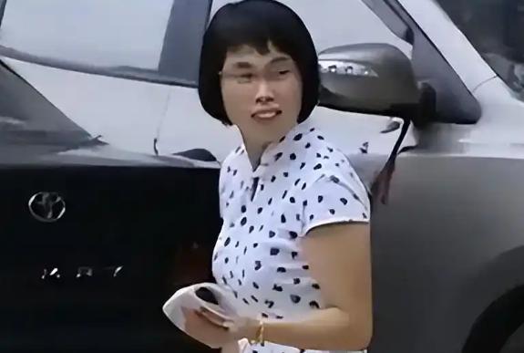 2006年，广西有个大姐慌慌张张跑去找民警求救，嚷嚷着自己被美方特务给盯上了。民