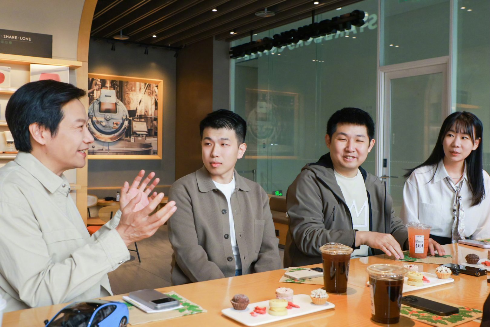 小米新SU7车主很多来自BBA小米新 SU7 车主很多来自 BBA。雷总今天找了