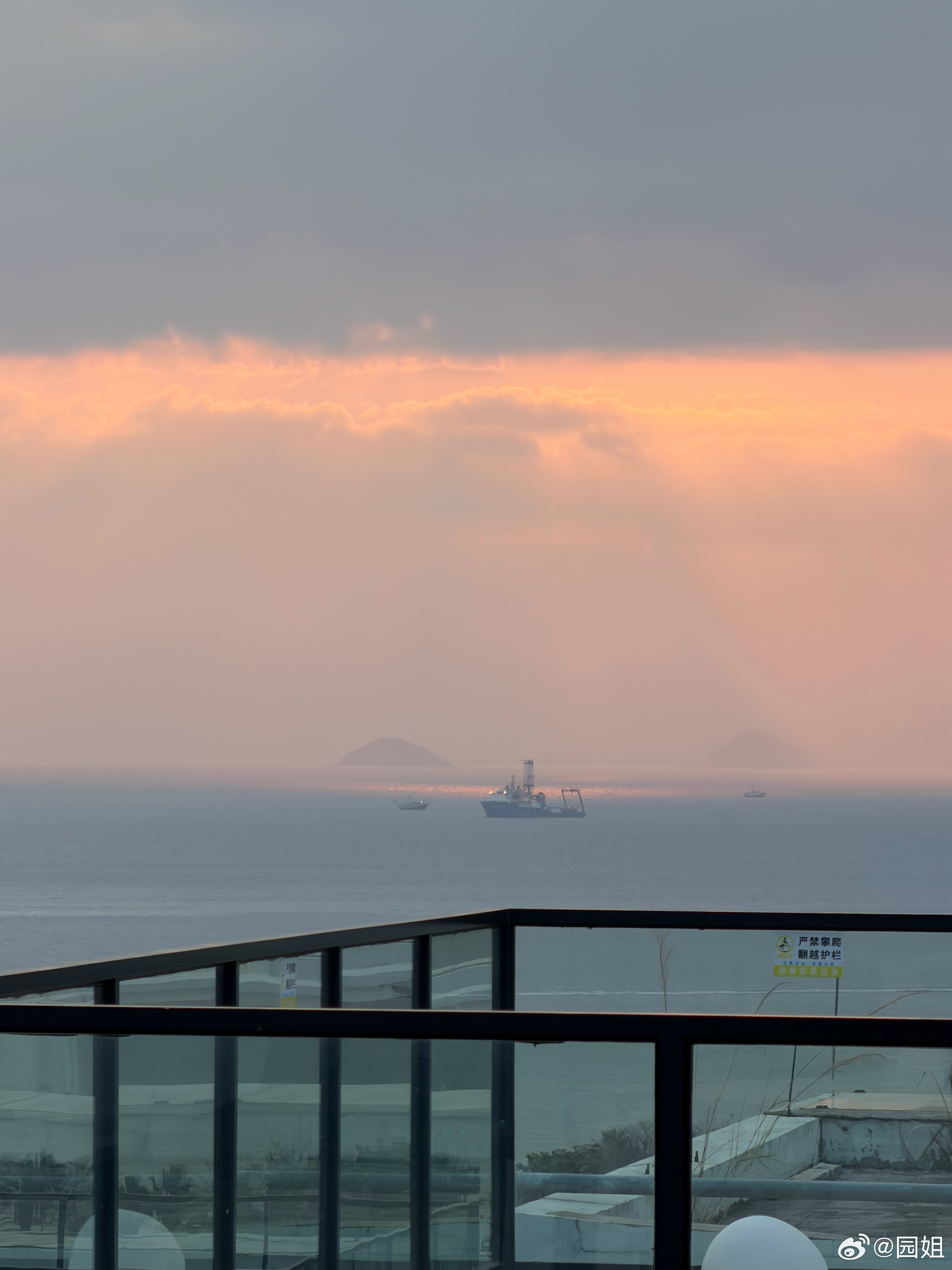 在惠州租了一个别墅带家人烧烤，温度刚刚好，安逸～ 