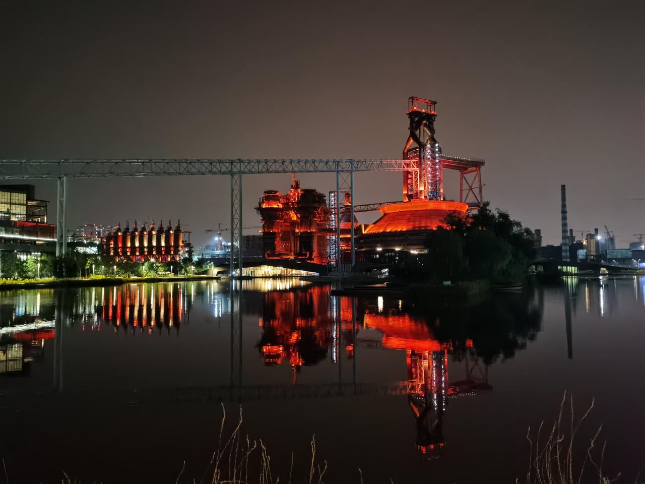 市场发了红包
促进节日消费
1、节前，市场发了红包。证券充当了发红包的主力，促进