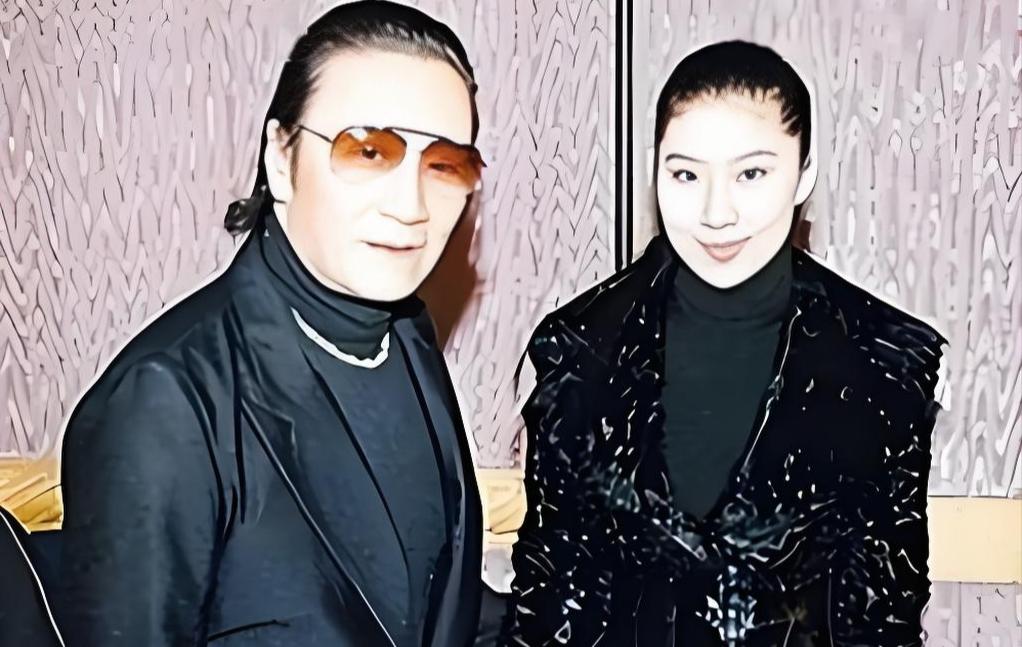 2000万分手费都传了8年，结果人家根本没要？那谢贤这12年到底图啥？

202