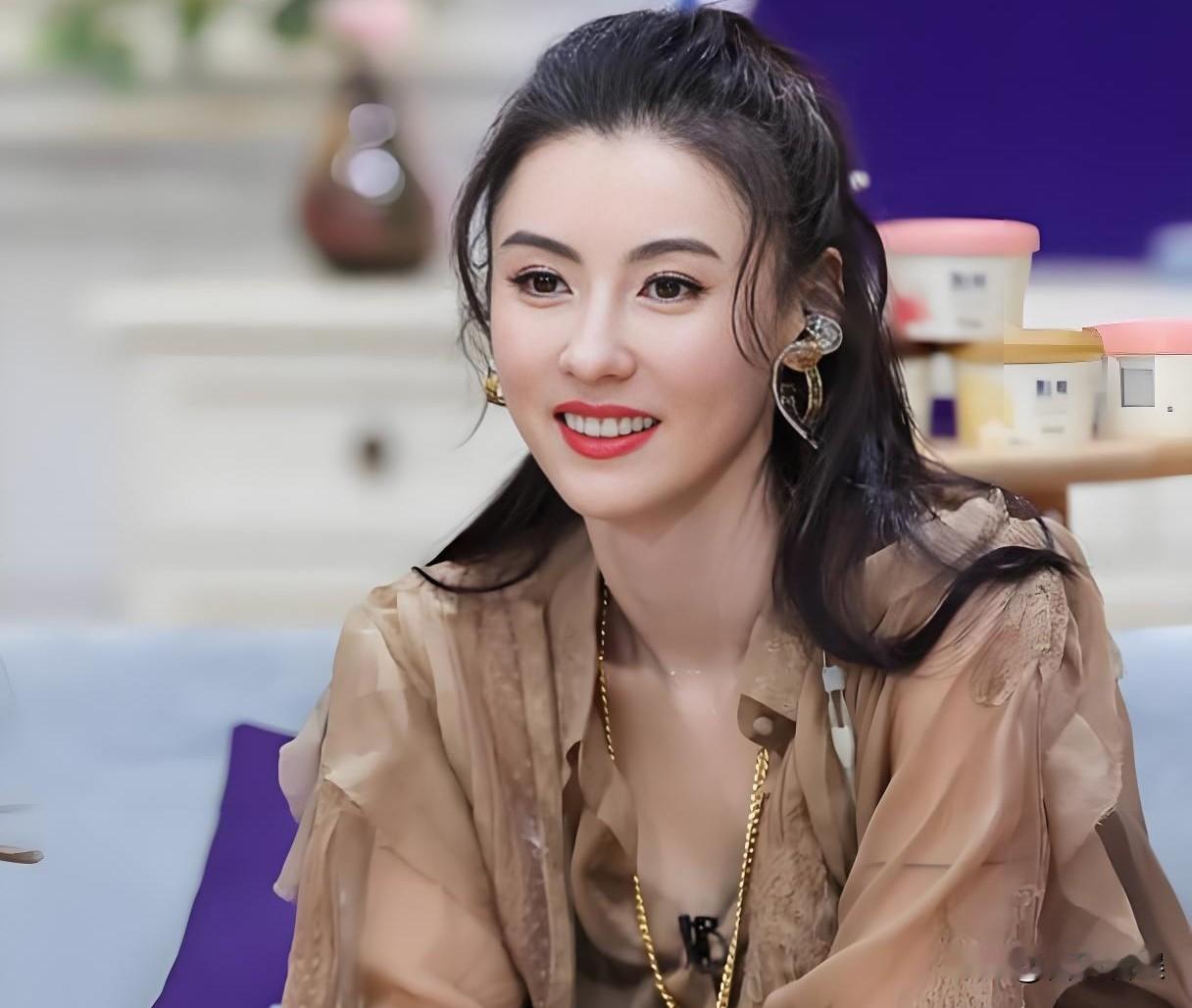 张柏芝，无妄之灾！
 
7月23日，张柏芝又被推上热搜，这一次，不是因为刚去世的