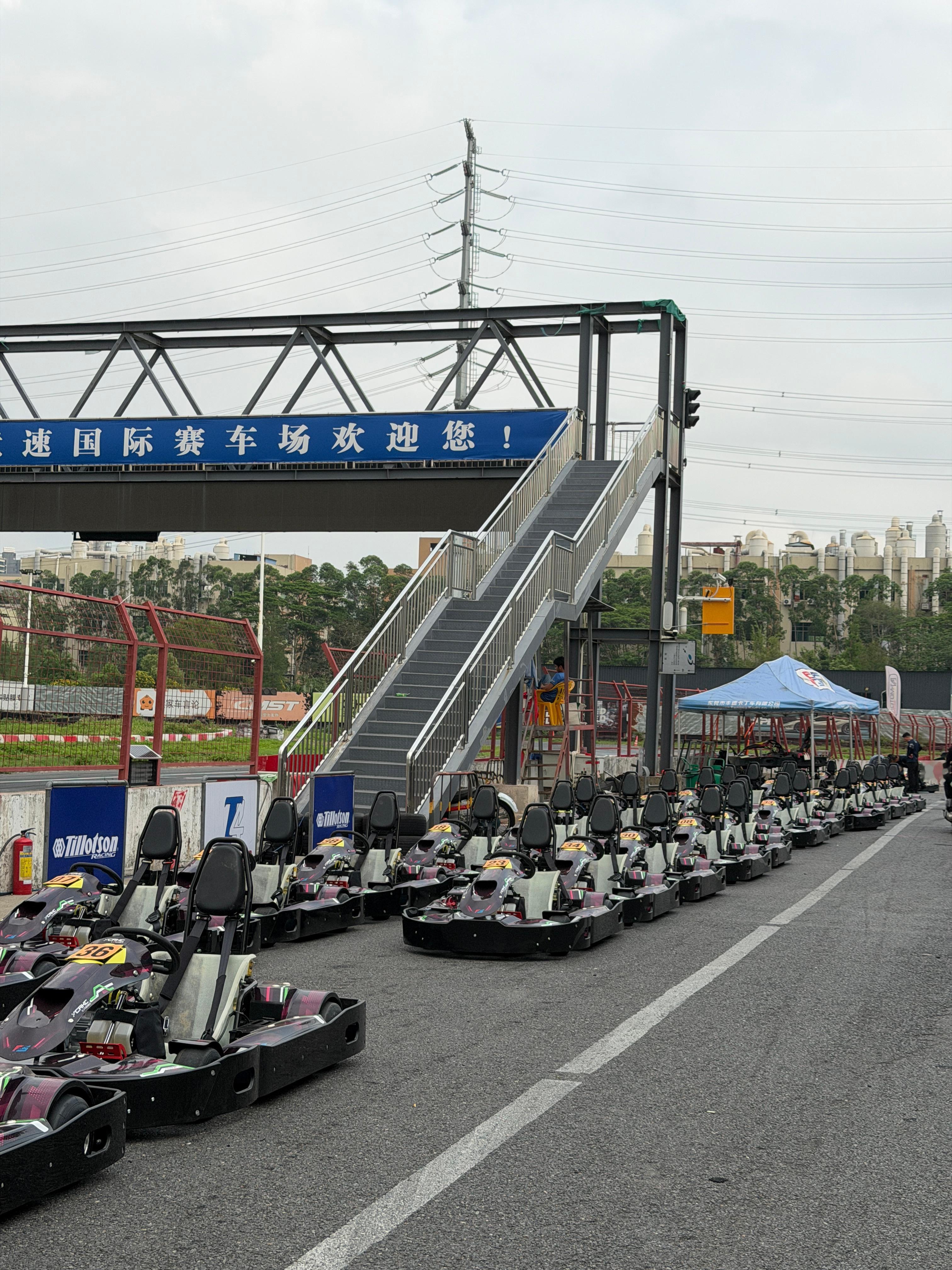 今天带冠军来跑跑卡仔，女车手养成记大v聊车