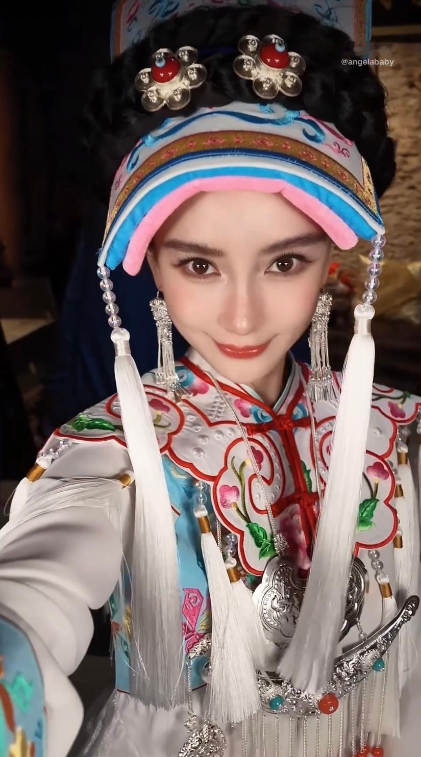 Angelababy说上班是最爱干的事情姐姐多多上班！ 