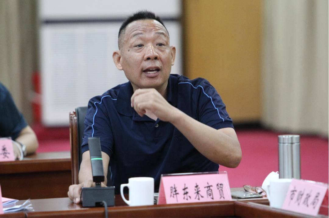 胖东来未来只招聘四年制学员，到期后不再续签的消息引发广泛关注后，于东来也很快就回