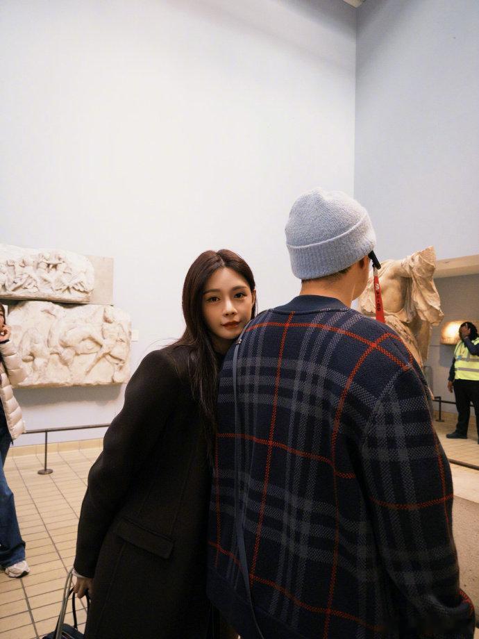 沈梦辰晒合照祝杜海涛生日快乐沈梦辰发博为杜海涛庆生看到沈梦辰给杜海涛庆生发的那些