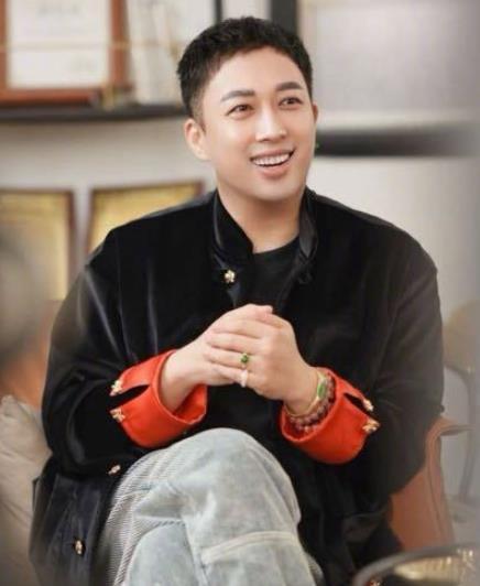 赵樱子公开表示喜欢陈晓，还说于正觉得她适合演小龙女。被于正刷到回应：“我没说过！