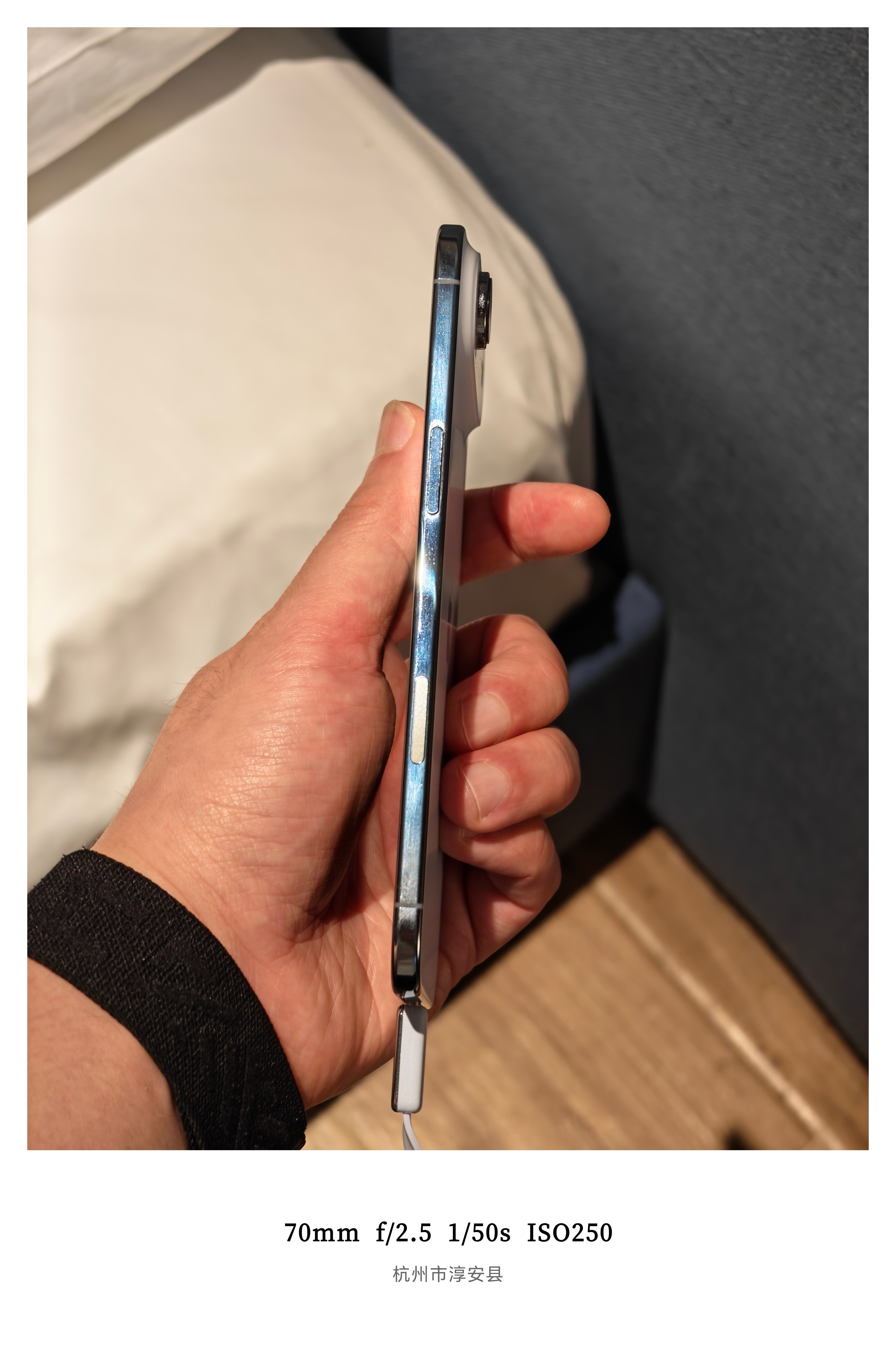 虽然iPhone Air的价格背刺了我但时至今日 依然不后悔入手我喜欢不带壳不贴