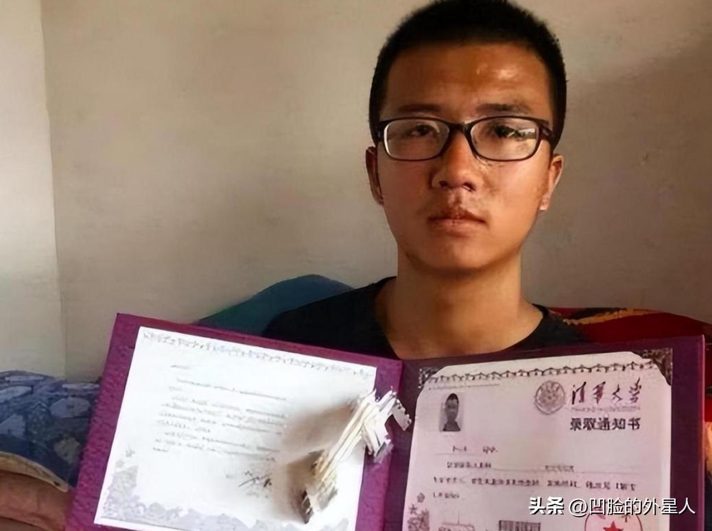 2018年，宁夏一高考生第一个走出考场，面对采访他直言：“就这垃圾题目还想阻止我