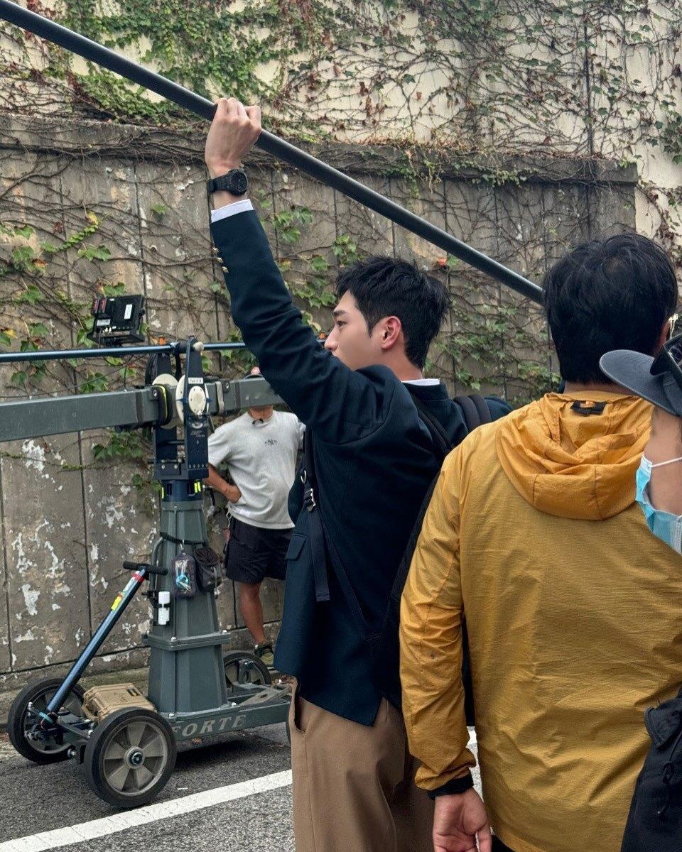 徐康俊update～穿校服也是硬帅[酷] 