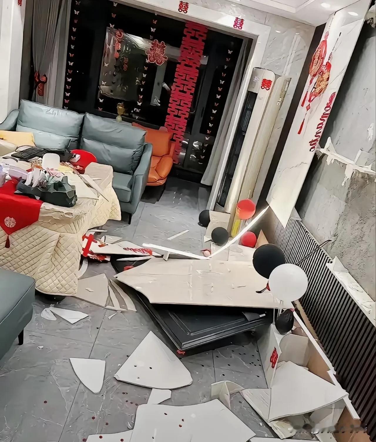 看样子刚结婚不久啊[震惊]