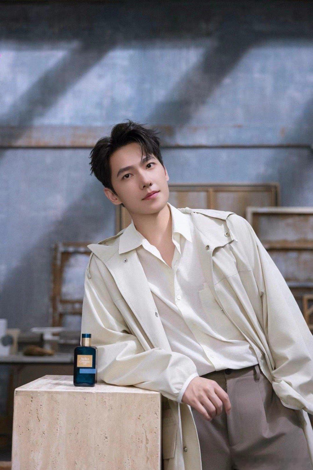 ✦  ——  悦凯经纪｜#杨洋  ——  ✦   见破雪盛放 ✨ 闻茶花香颂  