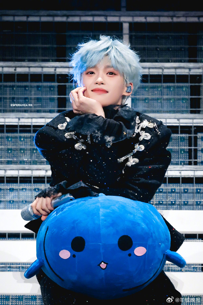 【梓渝首场演唱会造型大赏，哪套你最喜欢？】12月19日-20日，“游点意思” 2