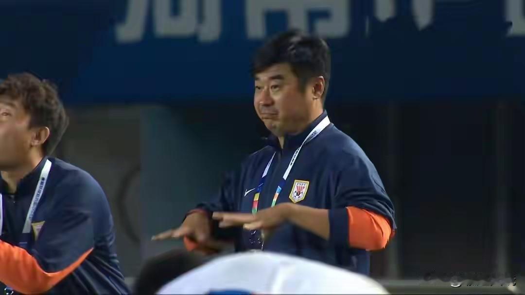 韩鹏求变，变了首发阵容，刘洋和克雷桑压根就没去客场！

泰山队本场放弃了控球，踢