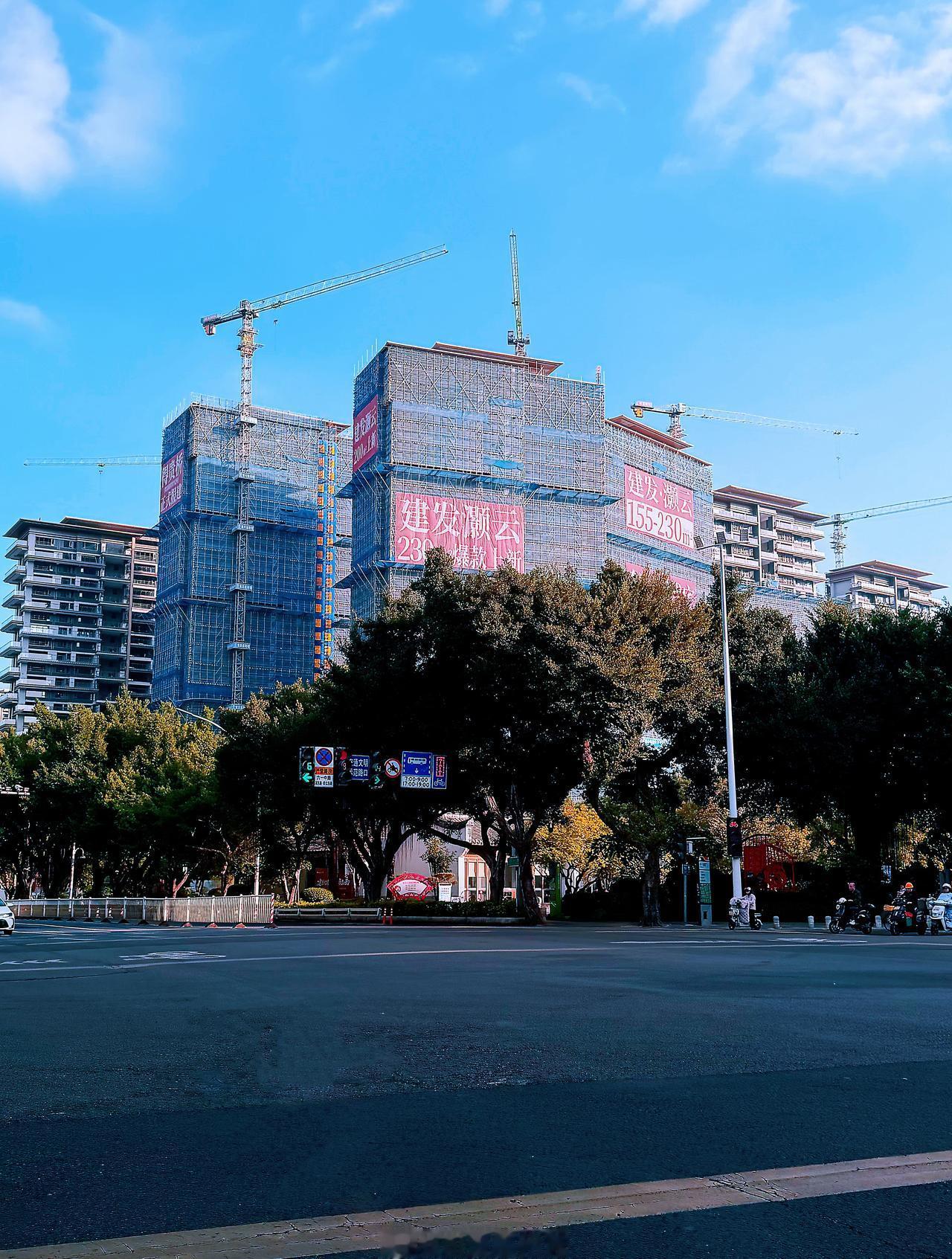 / ◌全面改造中的晋安河沿线，都是大平层项目 ​​​