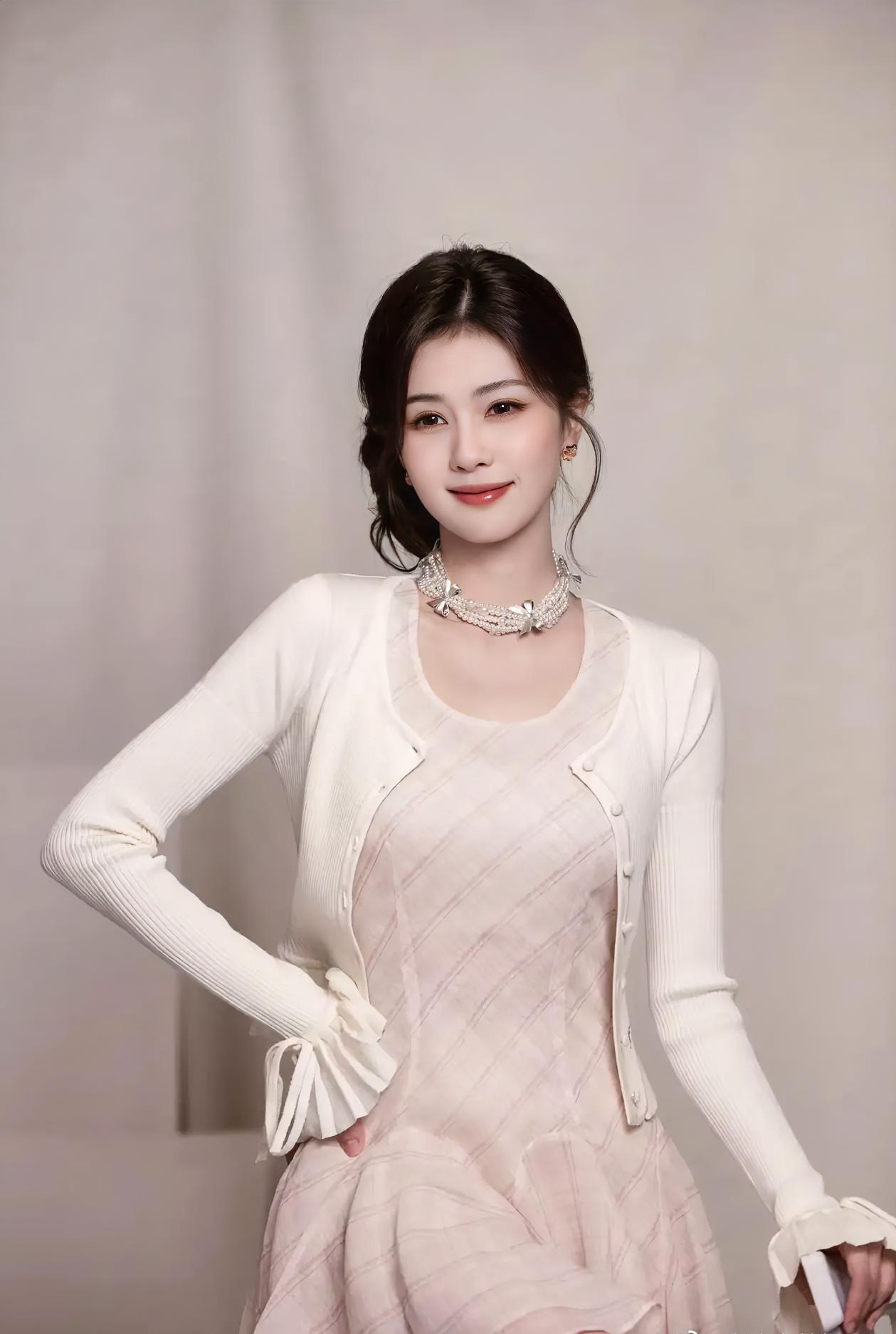 白鹿
粉白搭配[比心]