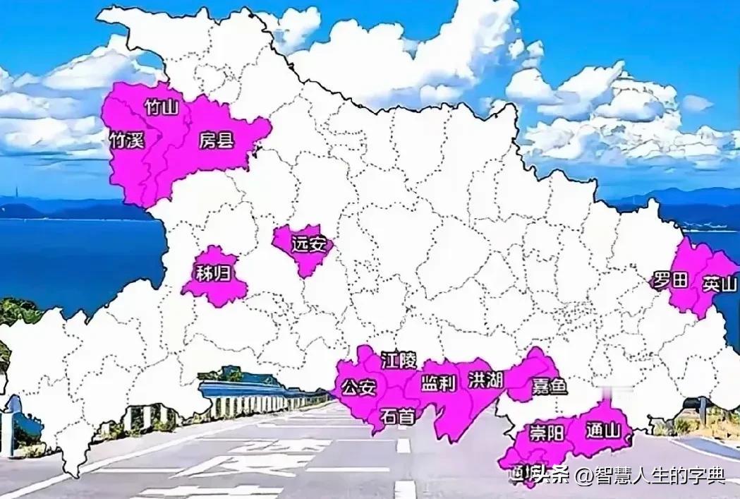 如今湖北高铁越来越发达，但这光鲜的背后，把地图放大到县城，盲区依然扎眼。数据显示